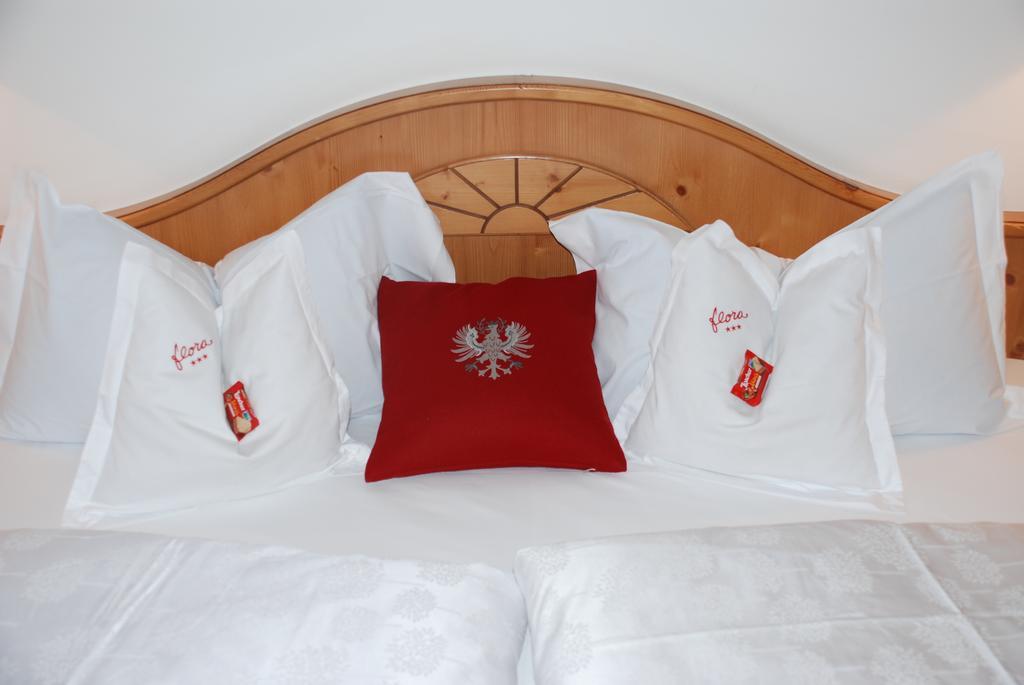 Hotel Flora セルヴァ・ディ・ヴァル・ガルデーナ 部屋 写真